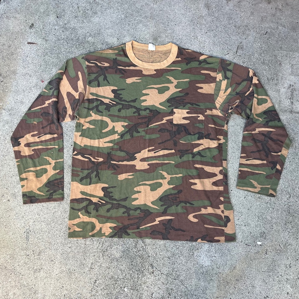 Vintage camo longsleeve made in USA paperthin distressed long sleeve t shirt tee
